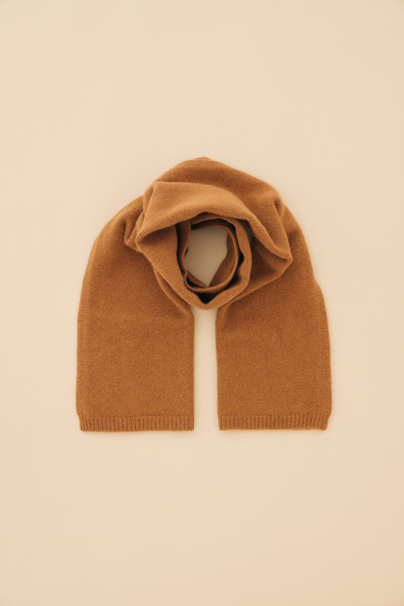 POSSUM KNIT SCARF